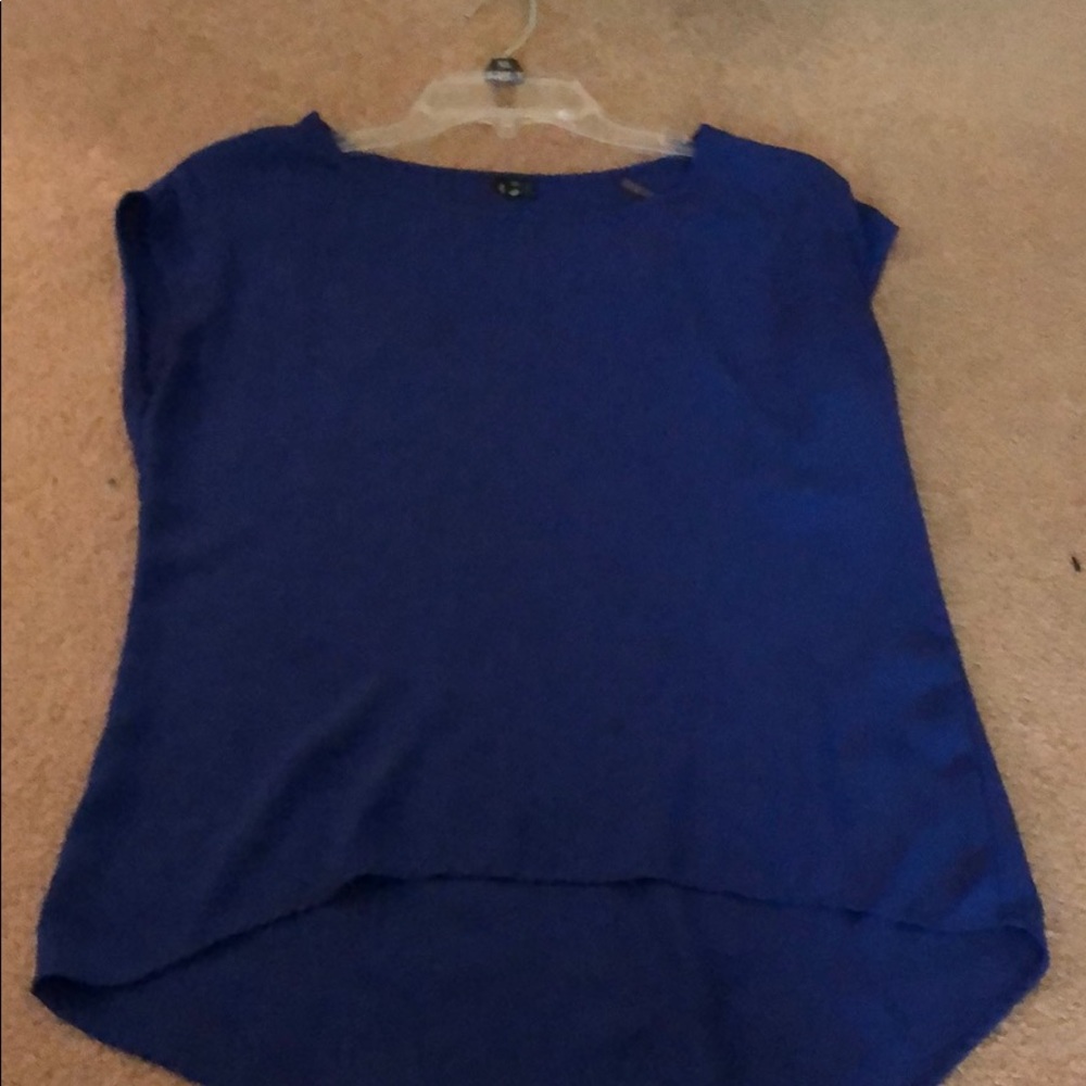 Loose blouse.